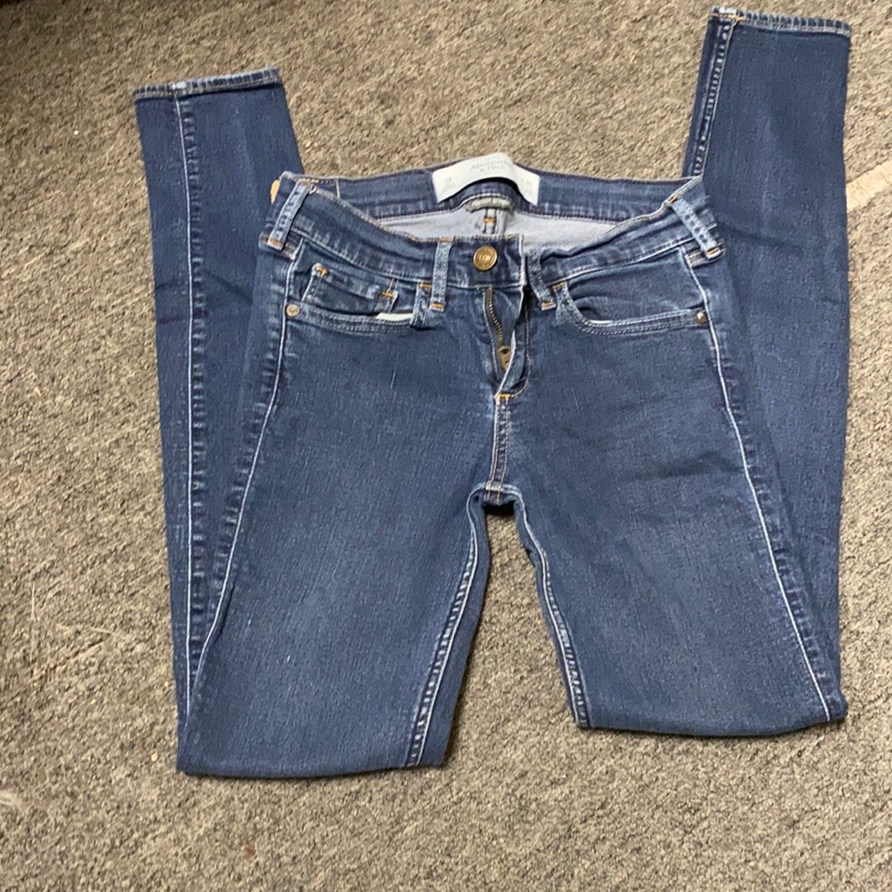 Size 2. Abercrombie & Fitch Skinny Jeans